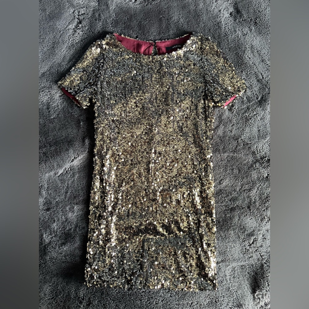 Black and gold sequin t-shirt dress